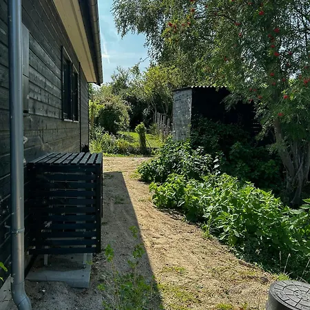 Semesterbostad New Summer House With Kitchen Garden By Faxe Bay Præstø